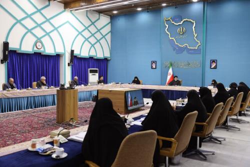 مشاوران به جای خط گرفتن از برخی محافل بیگانه، بر مبنای موازین اسلامی مشاوره دهند