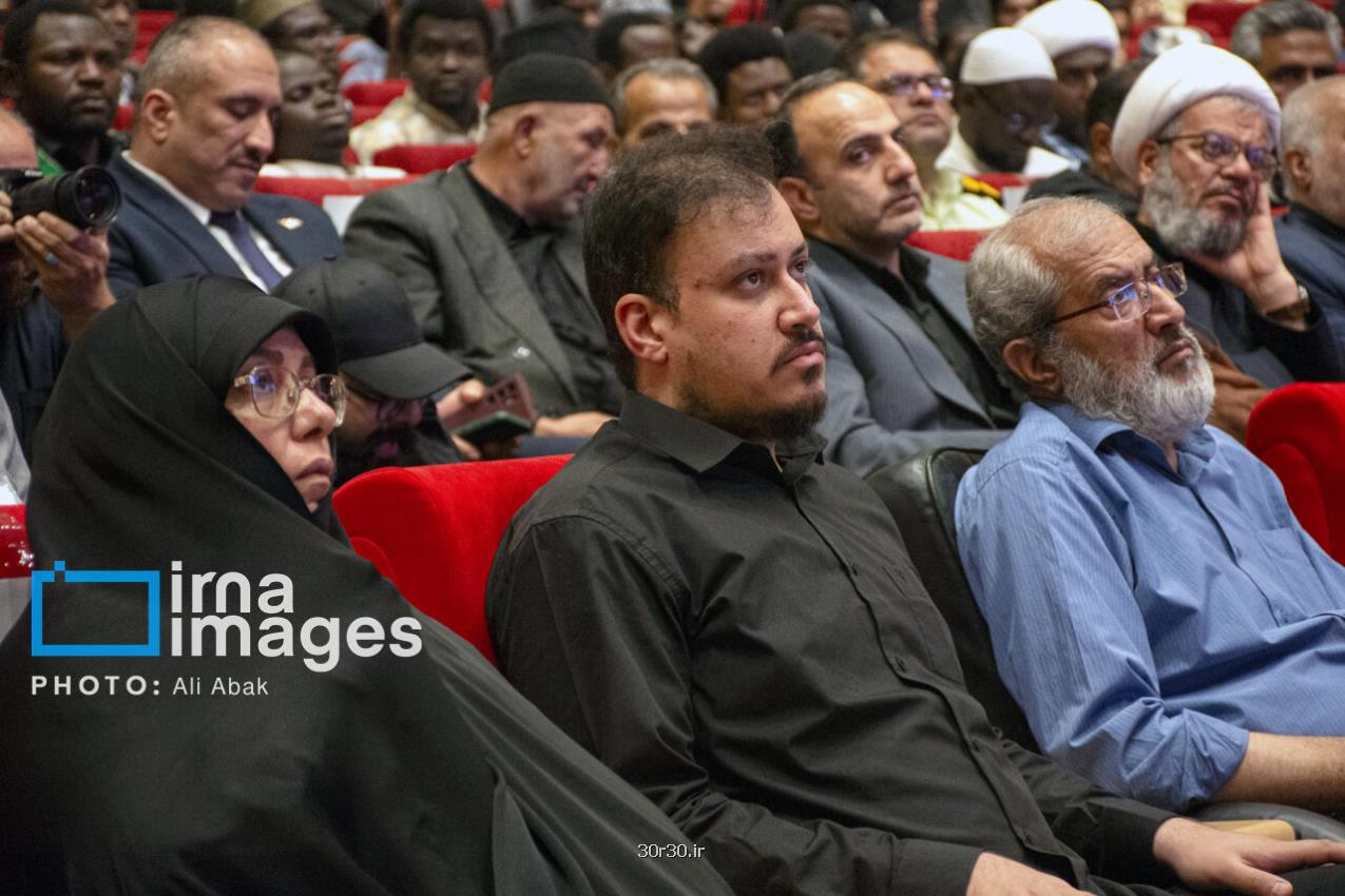 عکسی جدید از خانواده شهید امیرعبداللهیان در یک مراسم