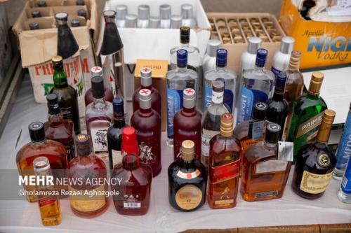 ۸۰۰ قوطی مشروبات الکلی در هندیجان کشف شد