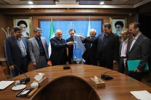 رونمایی از کتاب مجموعه موافقتنامه های انتقال محکومین