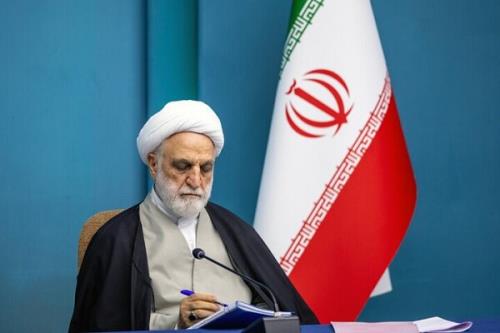 کاری کنیم که فشار معیشت بر گرده مردم سنگینی نکند