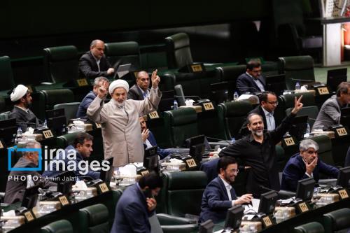 مجلس در روزی که گذشت
